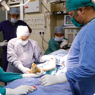 การผ่าตัดแก้ไขความพิการ