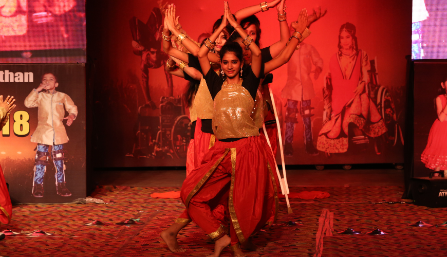 เอ็นจีโอ ประเทศไทย จัดงานแฟชั่นโชว์เพื่อผู้พิการ